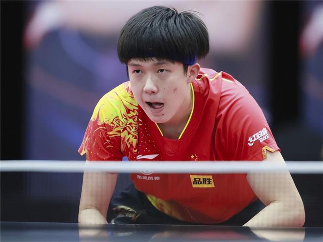 新人中卫犯低级失误 哈兰德率曼市逆转蓝军.